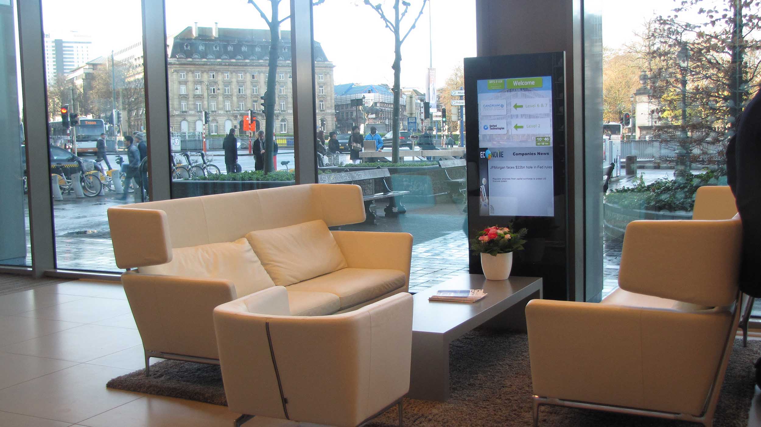 AG Real Estate immobilier - Totem 42 pouces Bruxelles