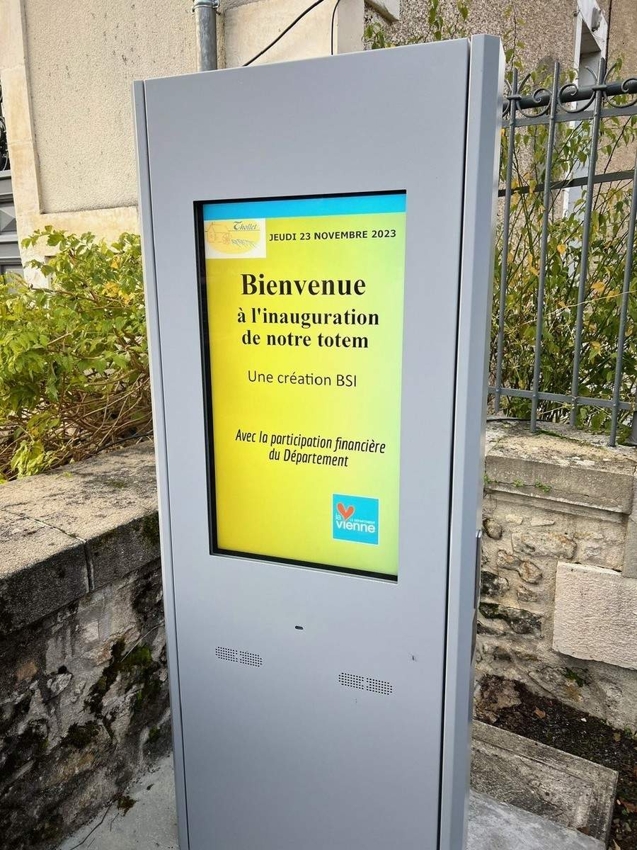 Vue de l'écran du totem interactif digital Iagona à Thollet (8)